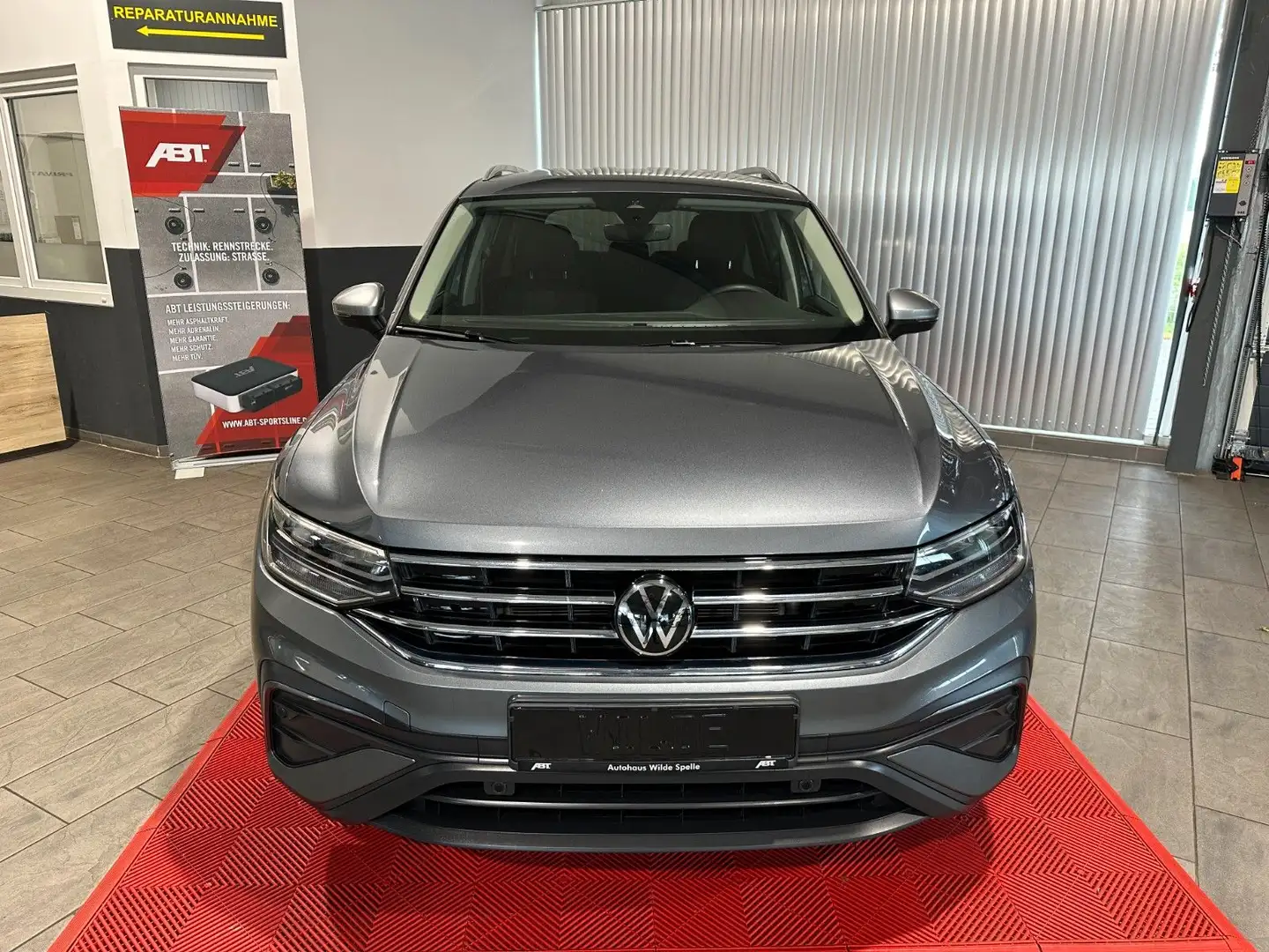 Volkswagen Tiguan Allspace 7Sitze Navi ACC AHK LED Kamera Gris - 2