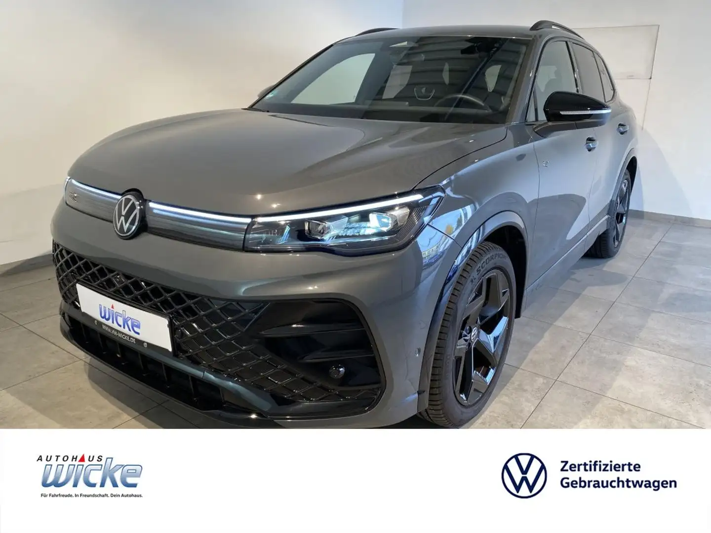 Volkswagen Tiguan 1.5 eTSI DSG R-Line NAVI KLIMA AHK REAR VIE Gris - 1