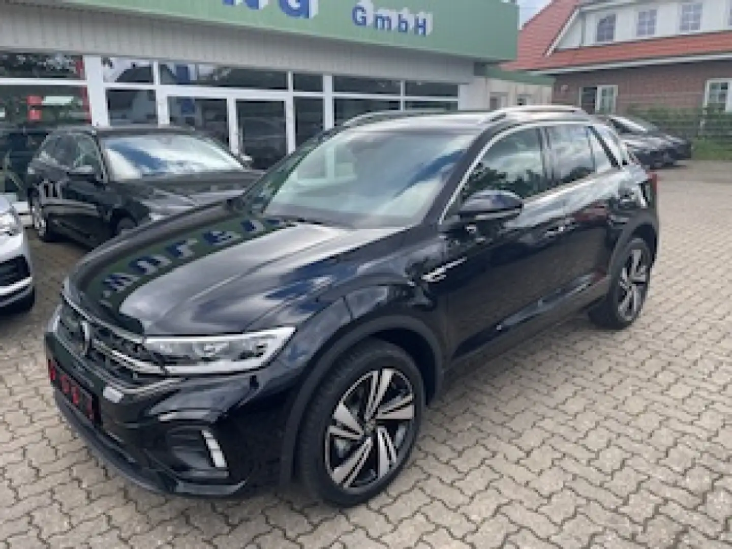 Volkswagen T-Roc R-LINE 1.5 TSI-OPF DSG IQ DRIVE Zwart - 2