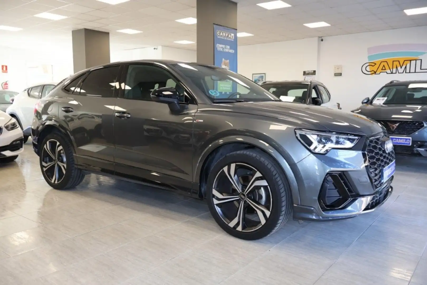 Audi Q3 Sportback 35 TDI Black line S tronic Gris - 1