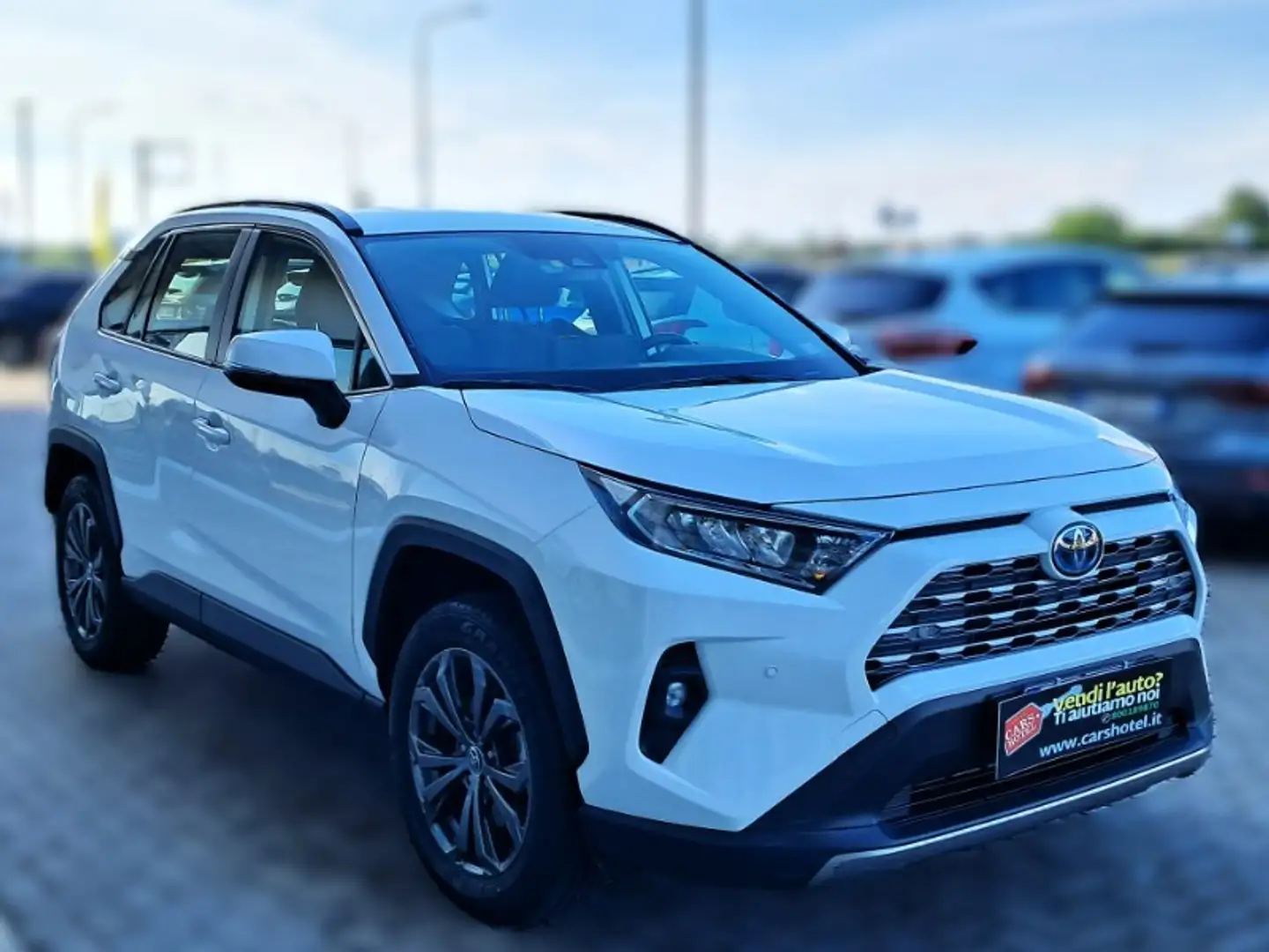 Toyota RAV 4 2.5 HV (218CV) E-CVT 2WD Active Bianco - 2
