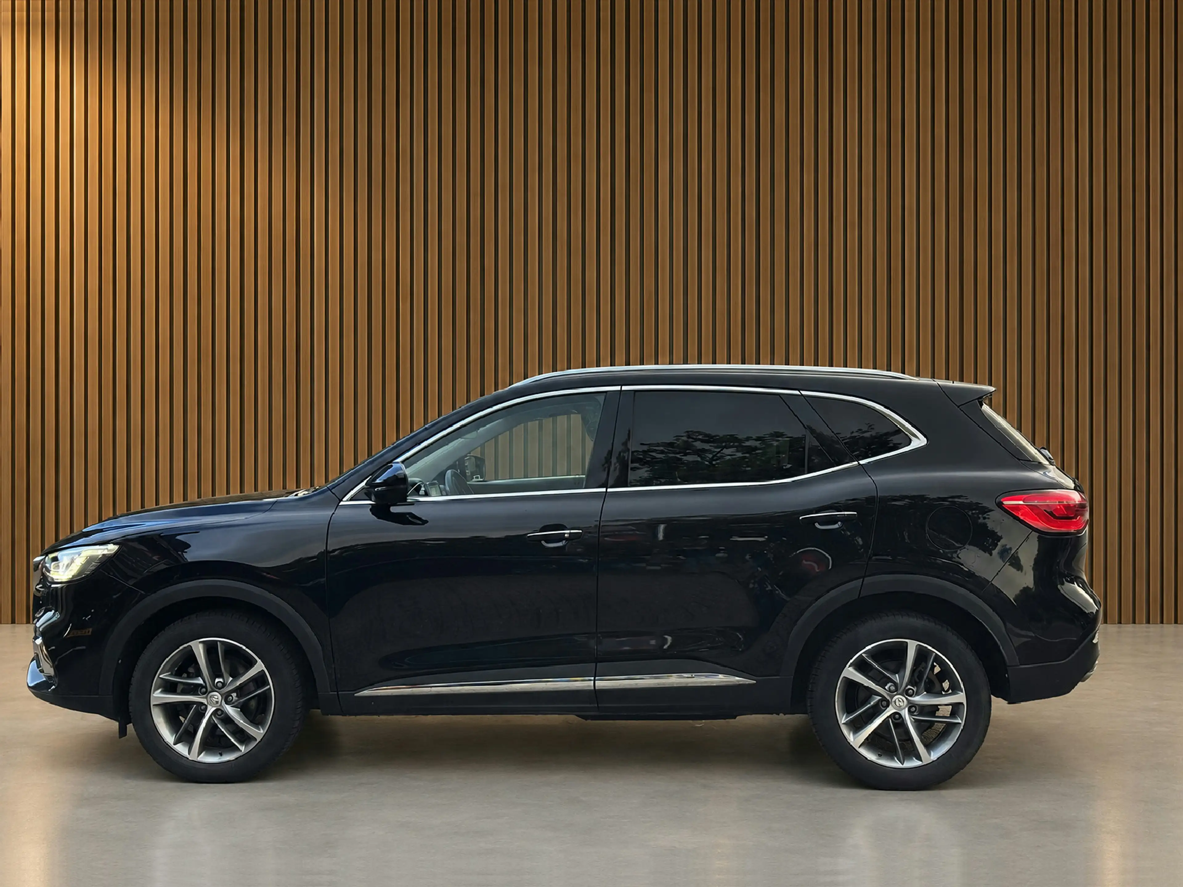 MG EHS 1.5 TGDI Luxury PHEV | Memory | Pano | 360 Camera — photo 25