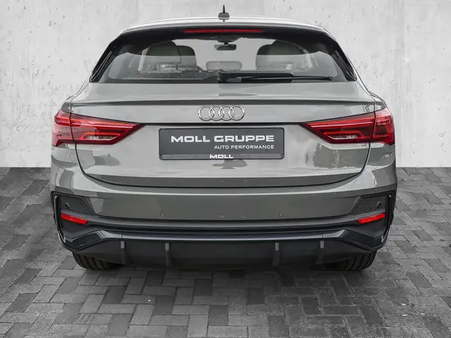 Audi Q3 view 5