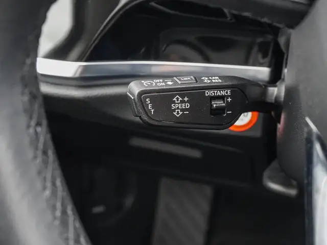 Audi Q3 view 11