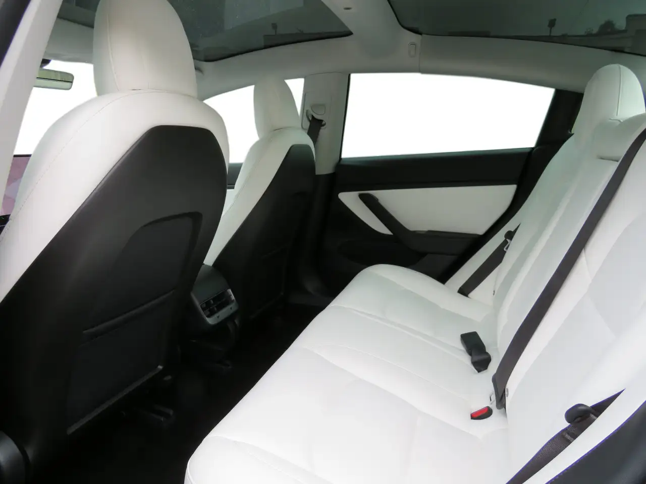 Tesla Model 3 photo Tesla Model 3