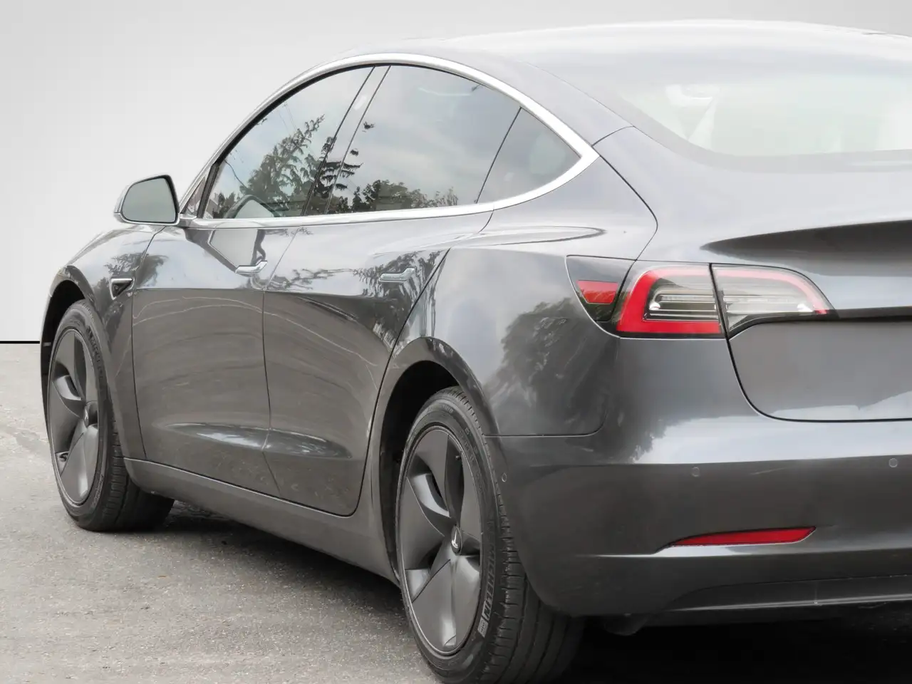 Tesla Model 3 photo Tesla Model 3