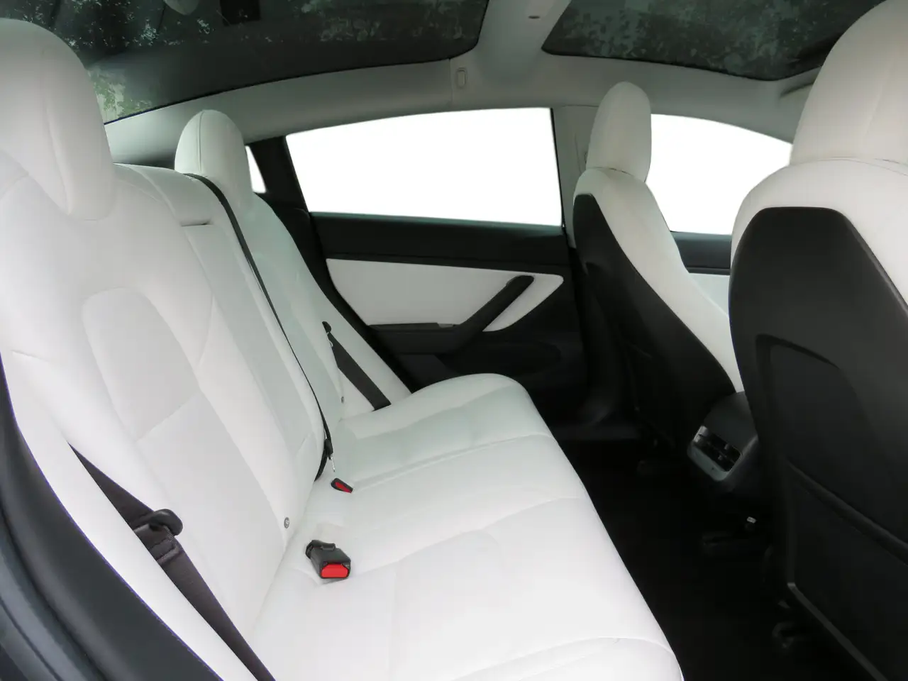 Tesla Model 3 photo Tesla Model 3