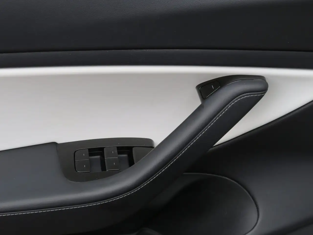Tesla Model 3 photo Tesla Model 3
