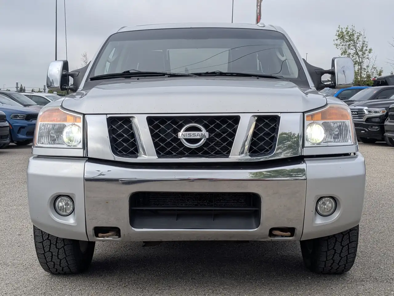 Nissan Titan снимка Nissan Titan