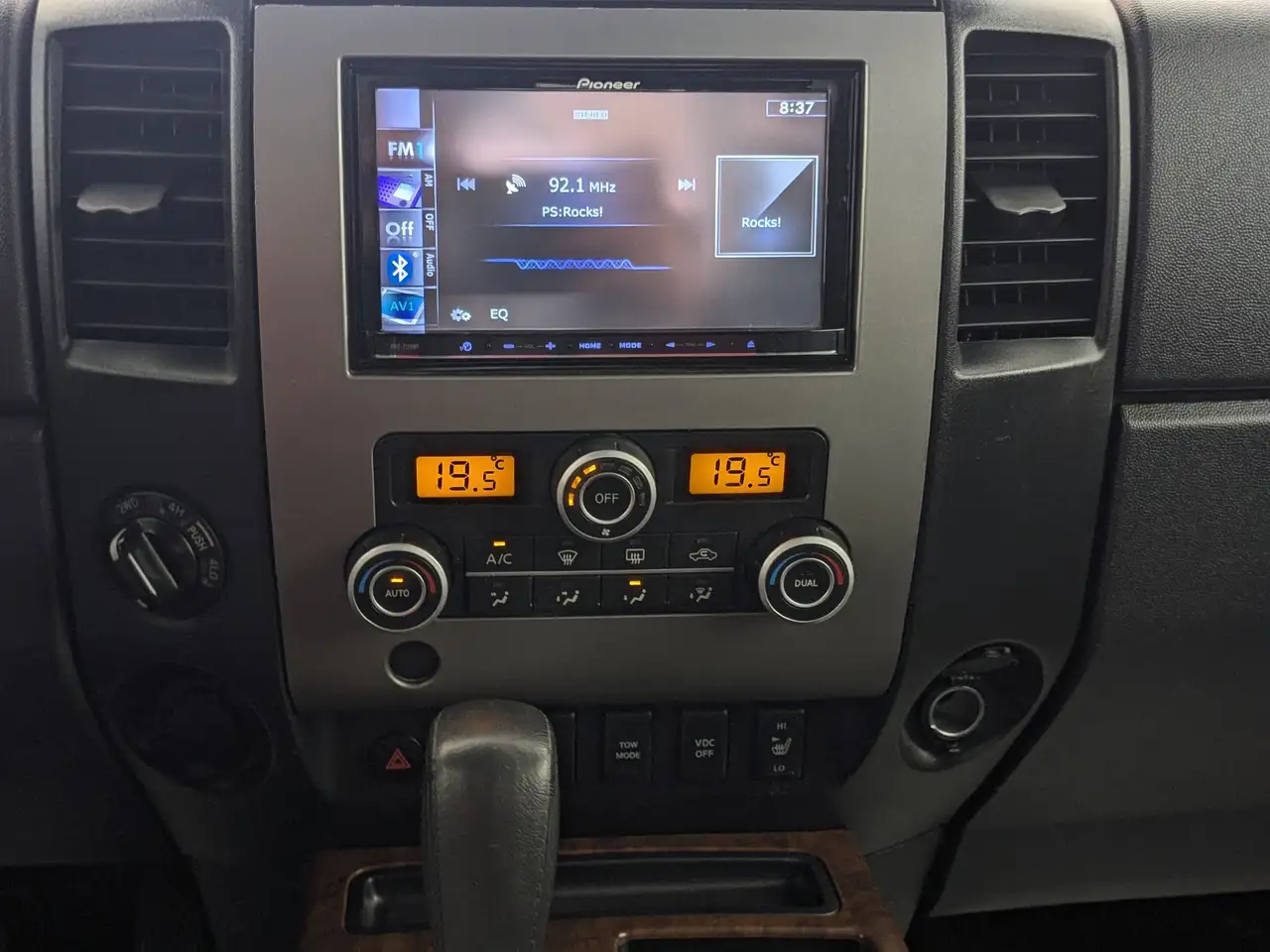 Nissan Titan снимка Nissan Titan