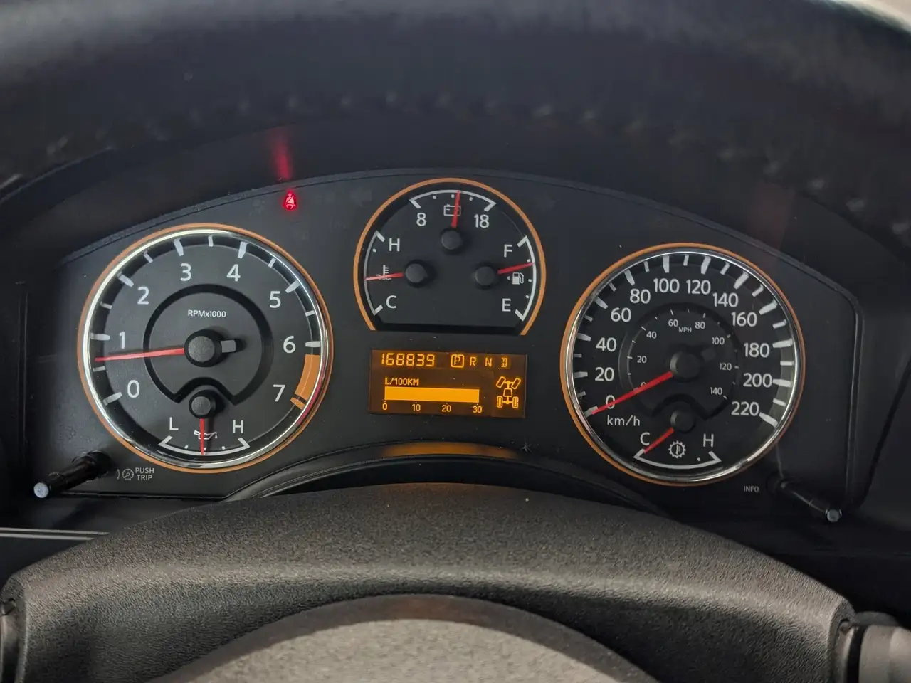 Nissan Titan снимка Nissan Titan