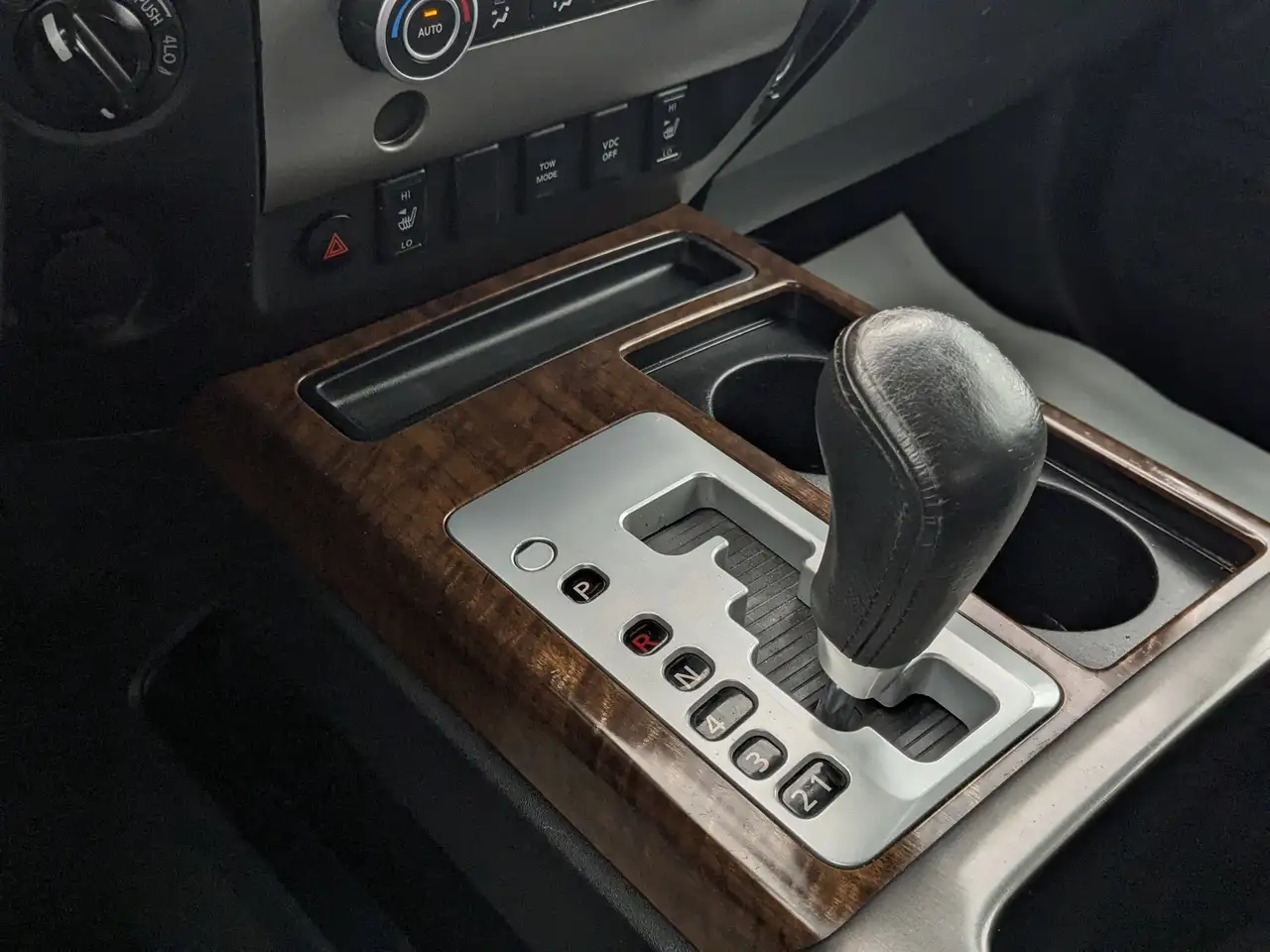 Nissan Titan снимка Nissan Titan