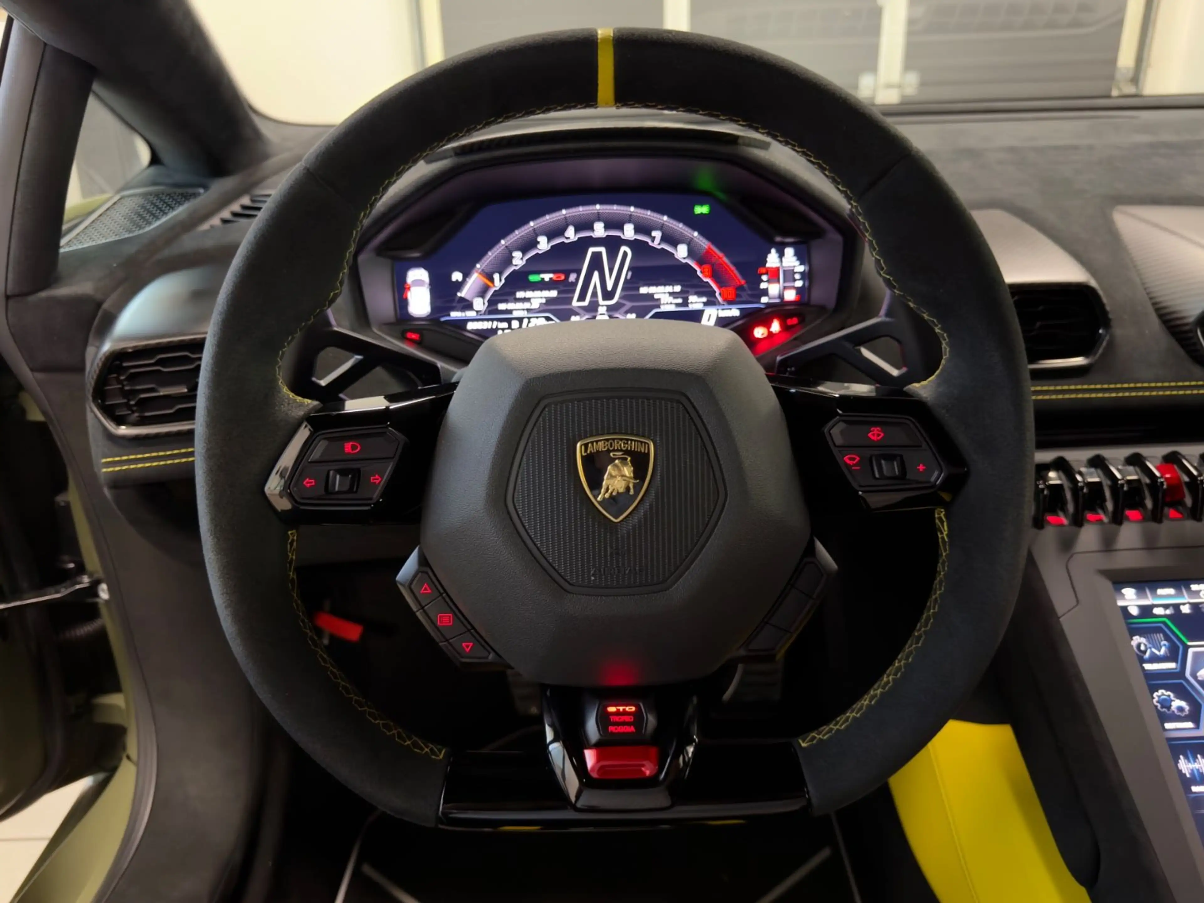 Lamborghini Huracán HURACAN STO AD PERSONUM SPECIAL CARBON LIFT FULL — photo 34