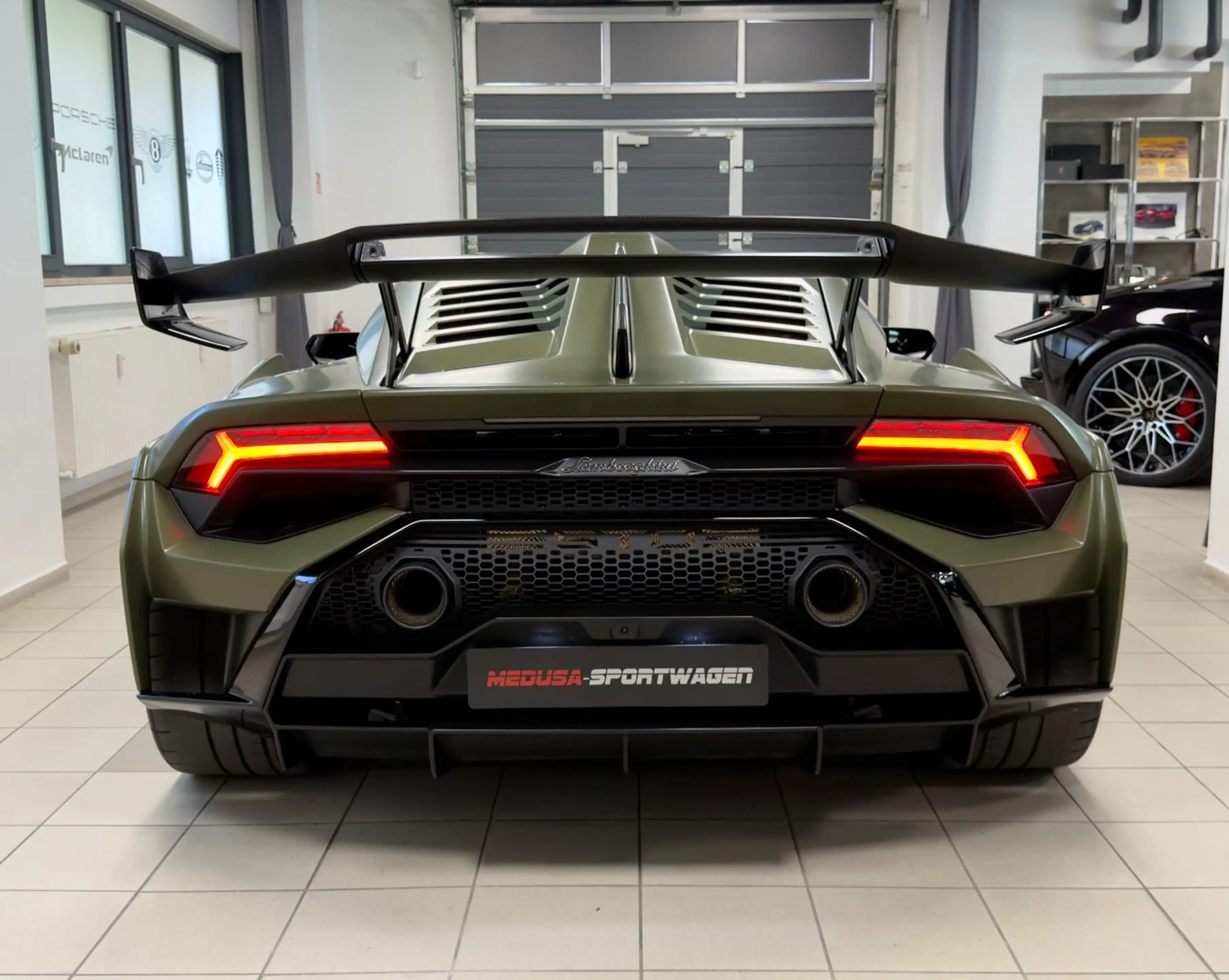 Lamborghini Huracán HURACAN STO AD PERSONUM SPECIAL CARBON LIFT FULL — photo 5