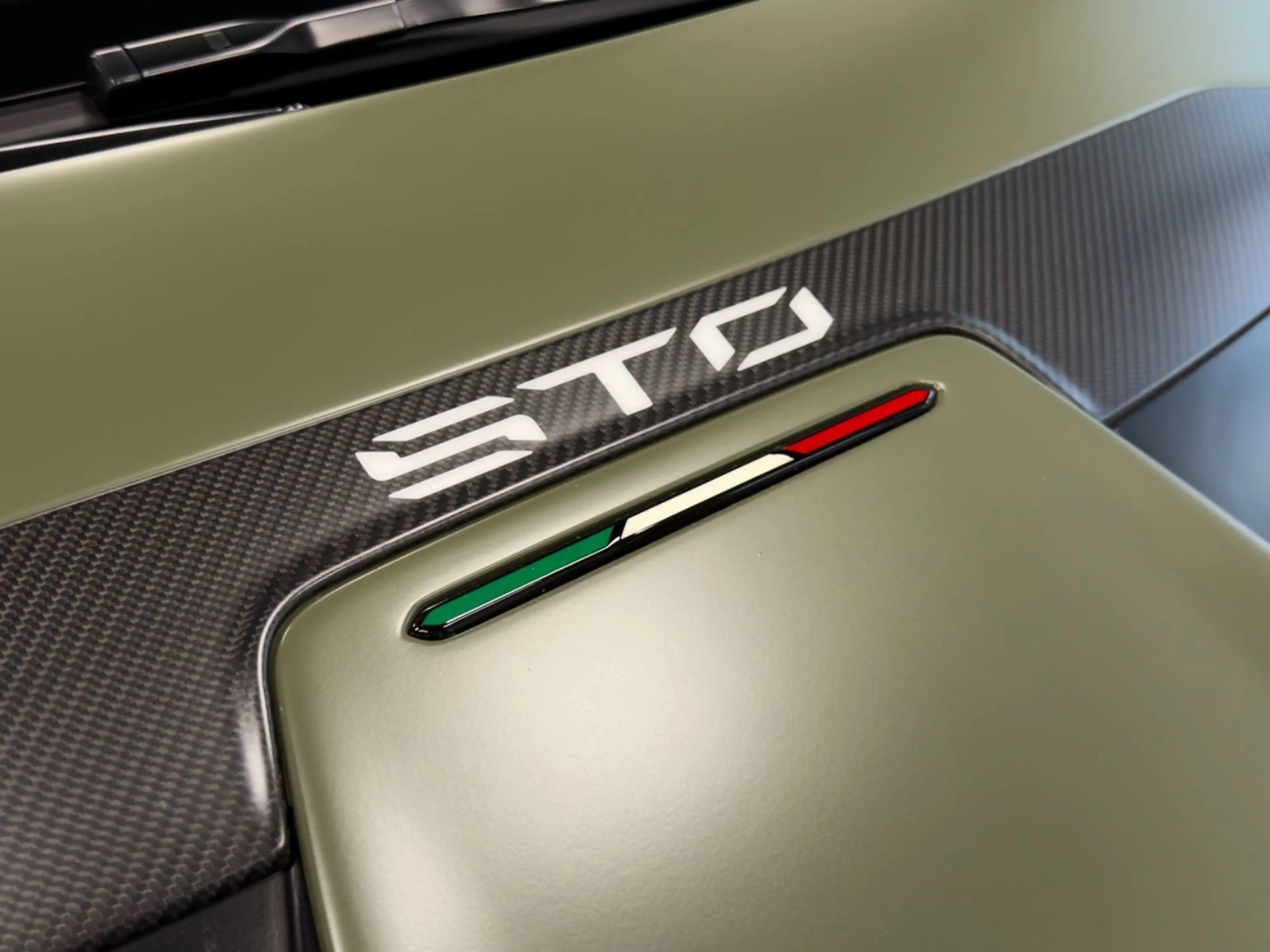 Lamborghini Huracán HURACAN STO AD PERSONUM SPECIAL CARBON LIFT FULL — photo 26