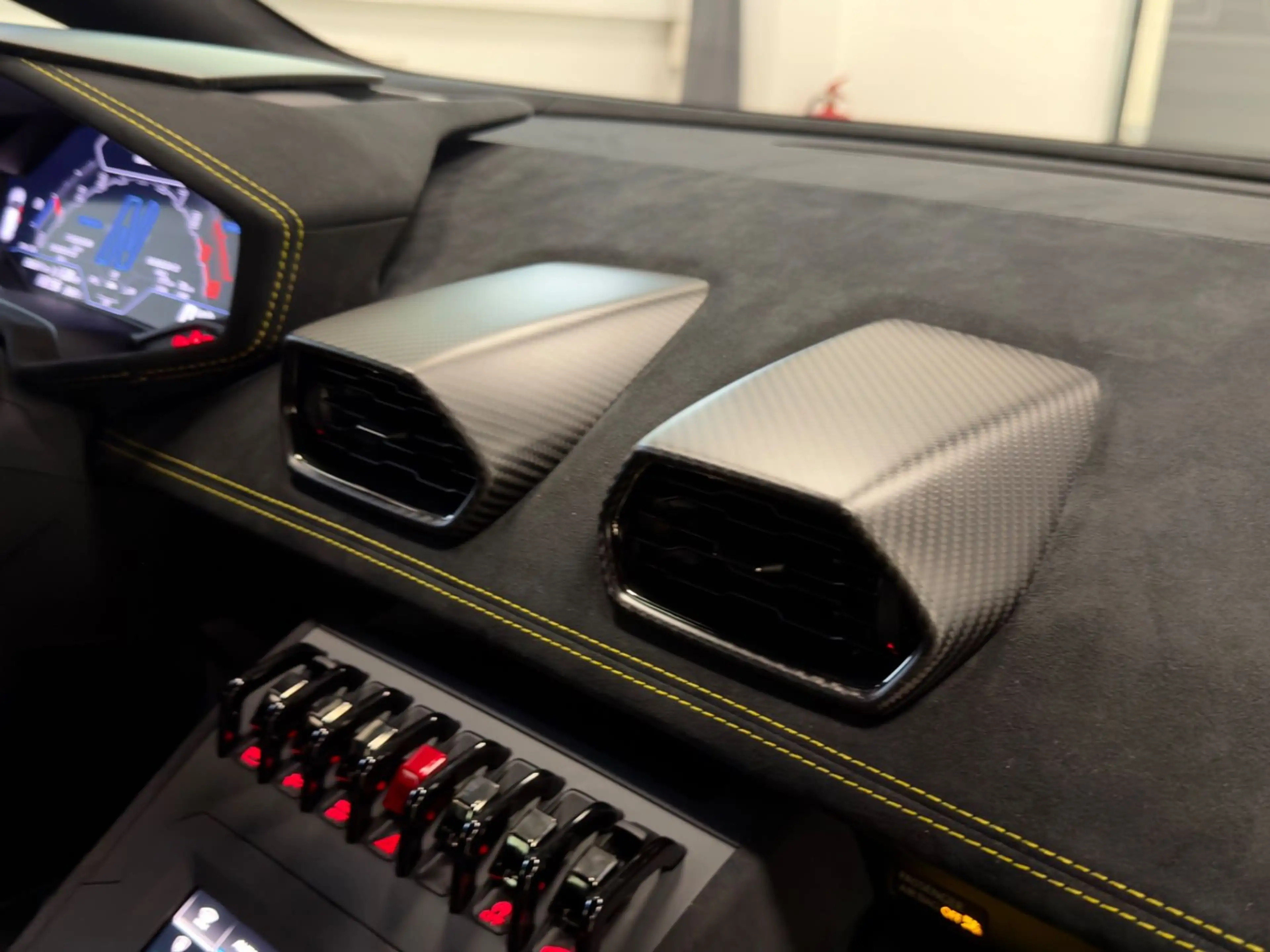Lamborghini Huracán HURACAN STO AD PERSONUM SPECIAL CARBON LIFT FULL — photo 45