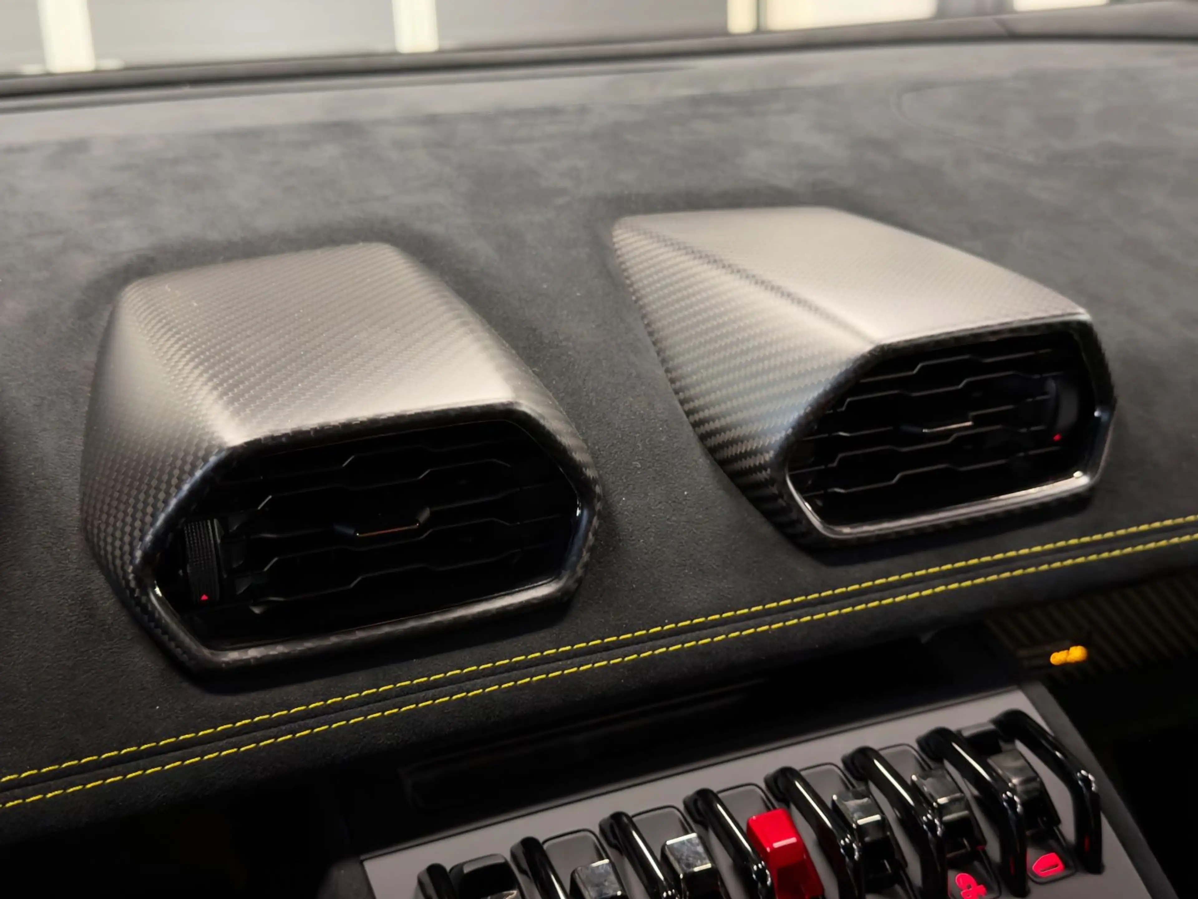 Lamborghini Huracán HURACAN STO AD PERSONUM SPECIAL CARBON LIFT FULL — photo 35
