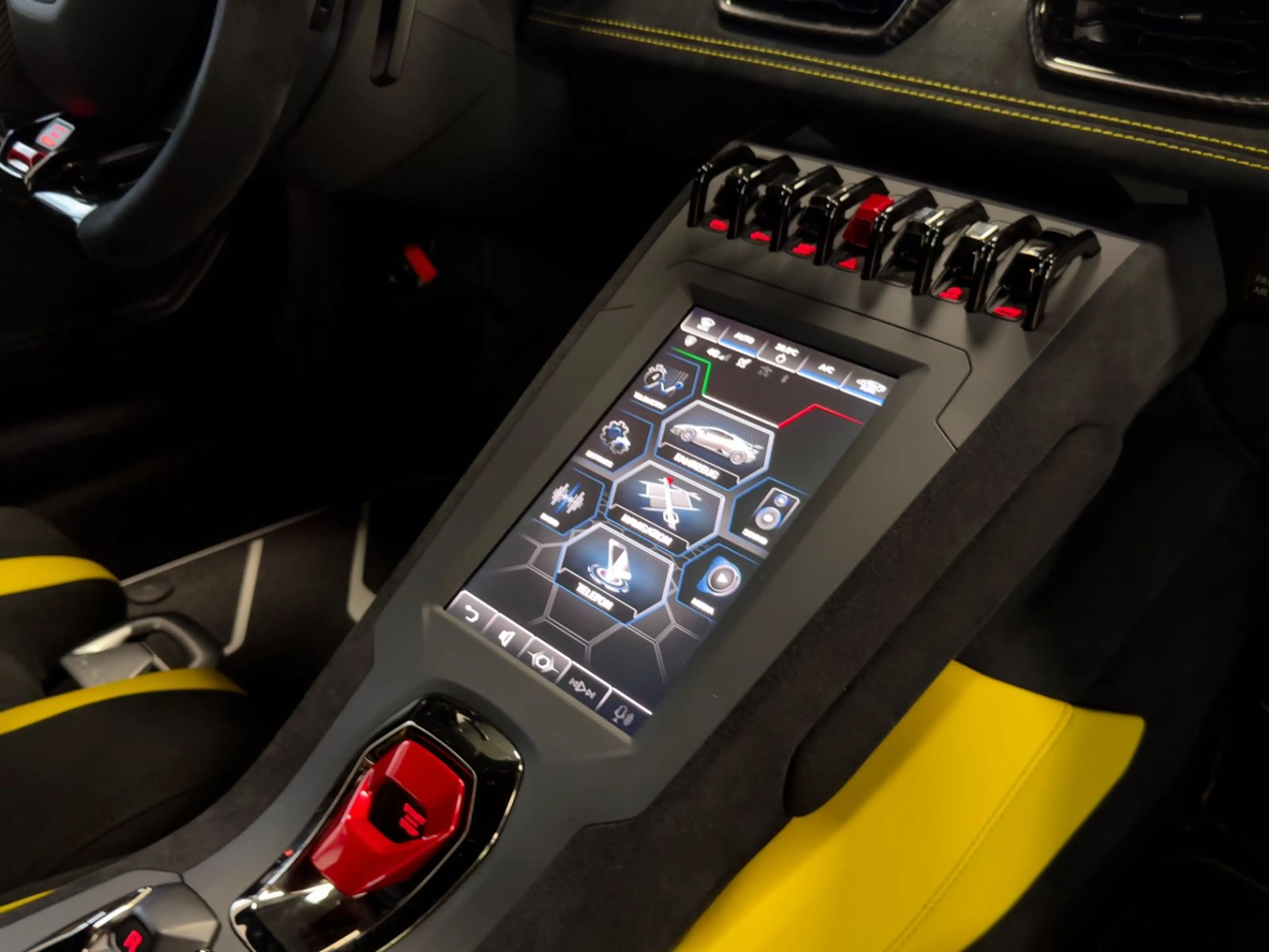 Lamborghini Huracán HURACAN STO AD PERSONUM SPECIAL CARBON LIFT FULL — photo 48