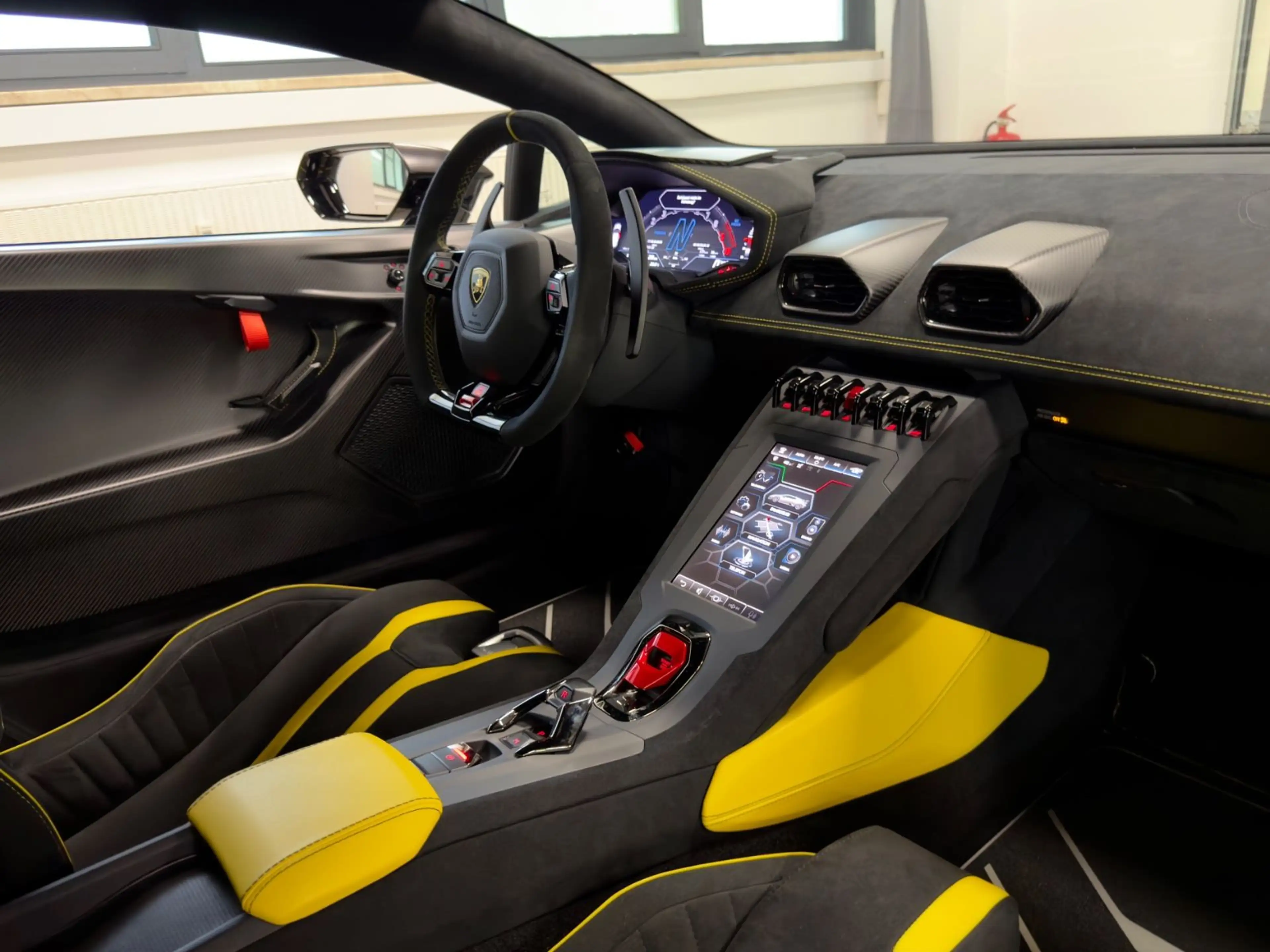 Lamborghini Huracán HURACAN STO AD PERSONUM SPECIAL CARBON LIFT FULL — photo 49