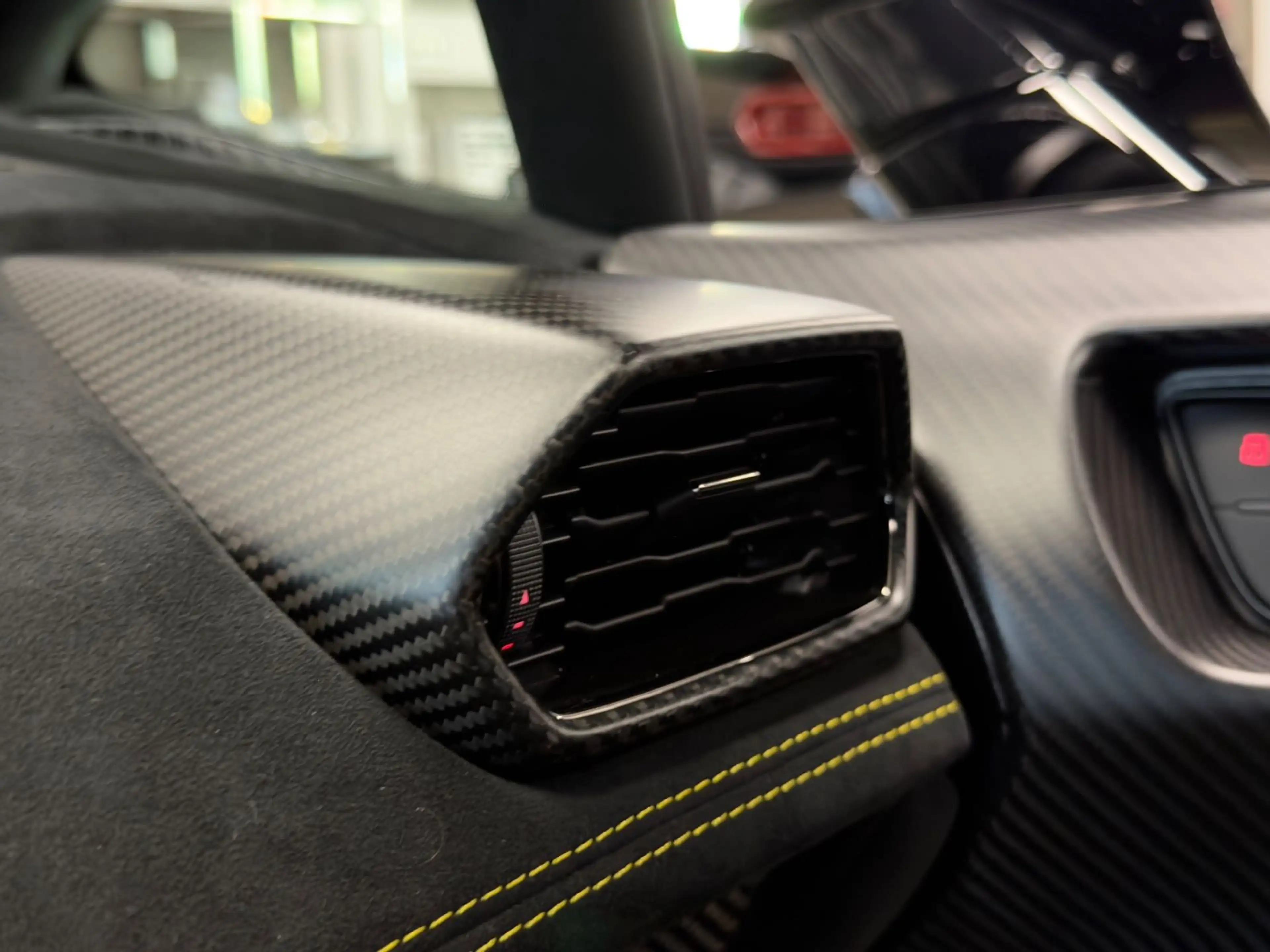 Lamborghini Huracán HURACAN STO AD PERSONUM SPECIAL CARBON LIFT FULL — photo 37