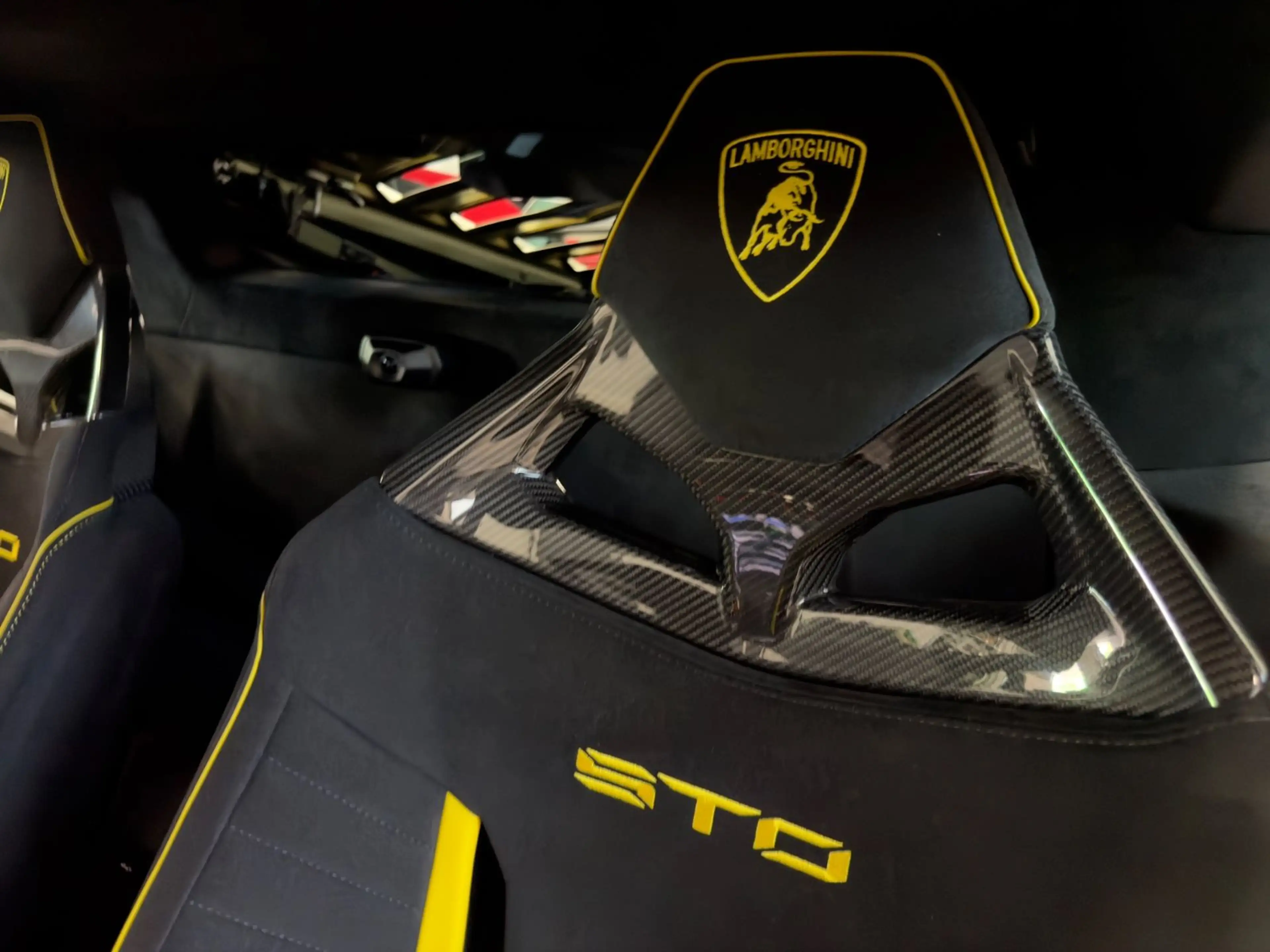 Lamborghini Huracán HURACAN STO AD PERSONUM SPECIAL CARBON LIFT FULL — photo 31