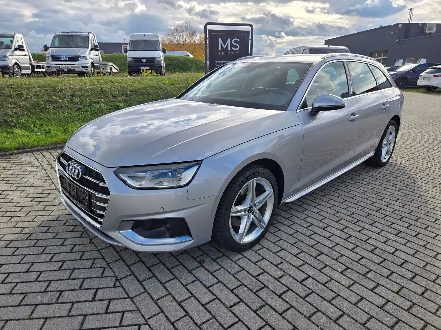 Audi A4 Avant 35 TDI advanced ACC/LED/Navi/Kamera Silber - 1