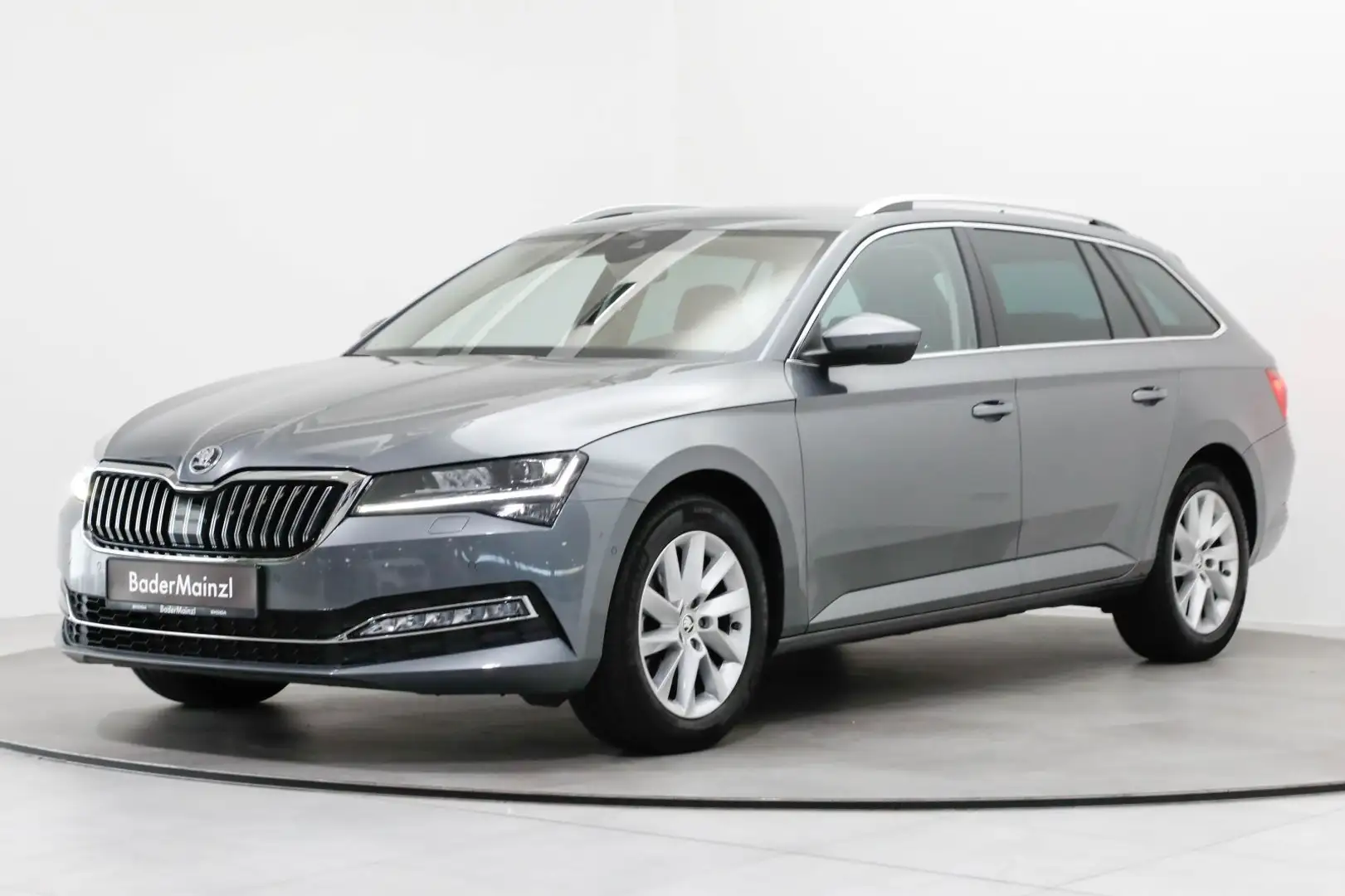 Skoda Superb Combi 2.0 TDI DSG ACC AHK Matrix Virtual Grau - 2