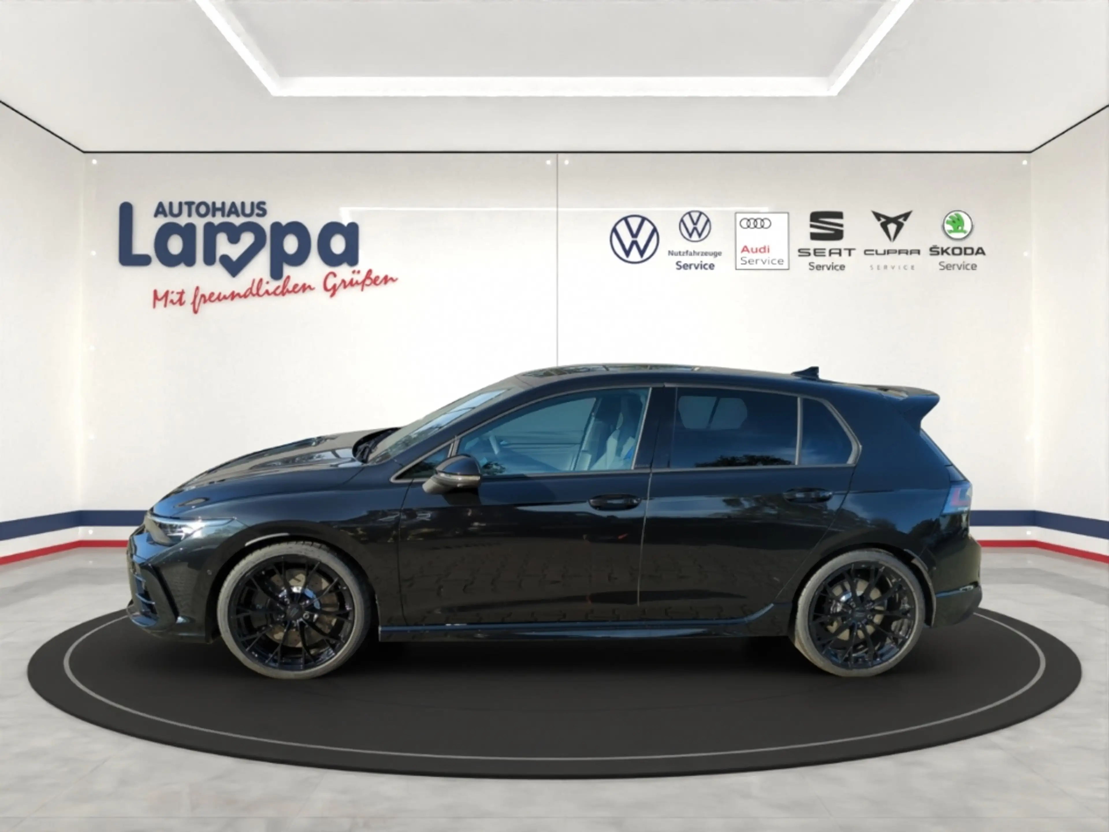 Volkswagen Golf R VIII Black 2.0 TSI DSG NAV,RFK,ACC,Matrix-LED — photo 2