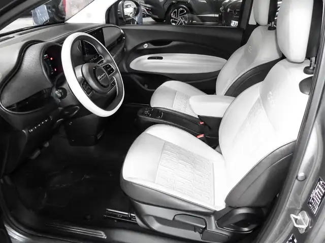 Fiat 500e view 10