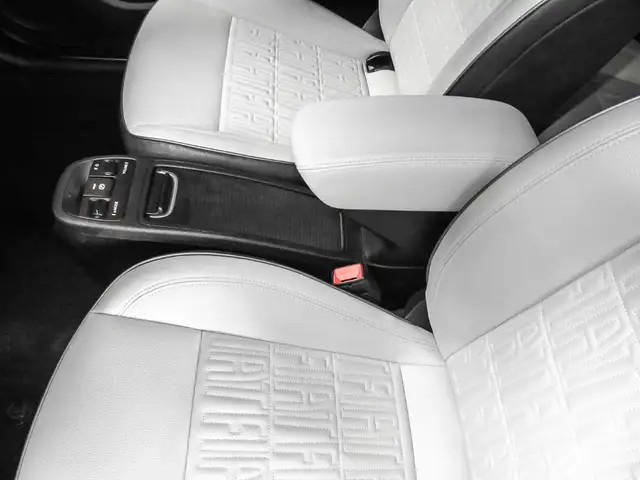 Fiat 500e view 9