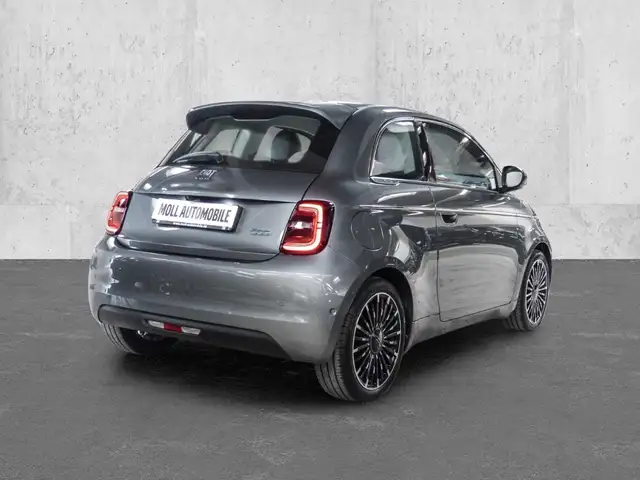 Fiat 500e view 2