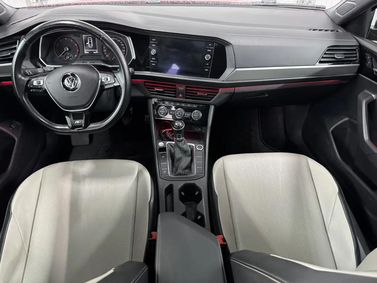 Volkswagen Jetta снимка Volkswagen Jetta