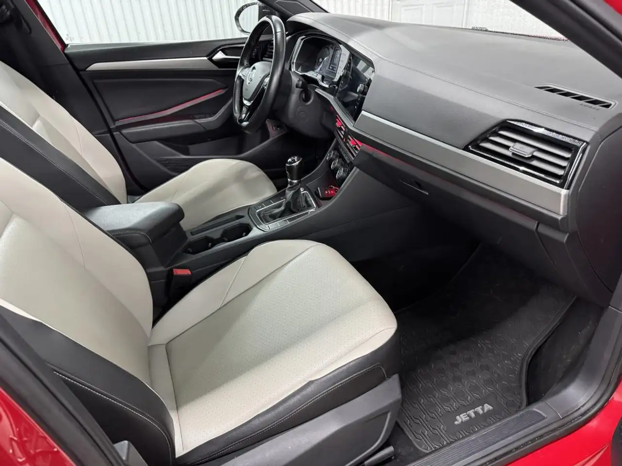 Volkswagen Jetta снимка Volkswagen Jetta