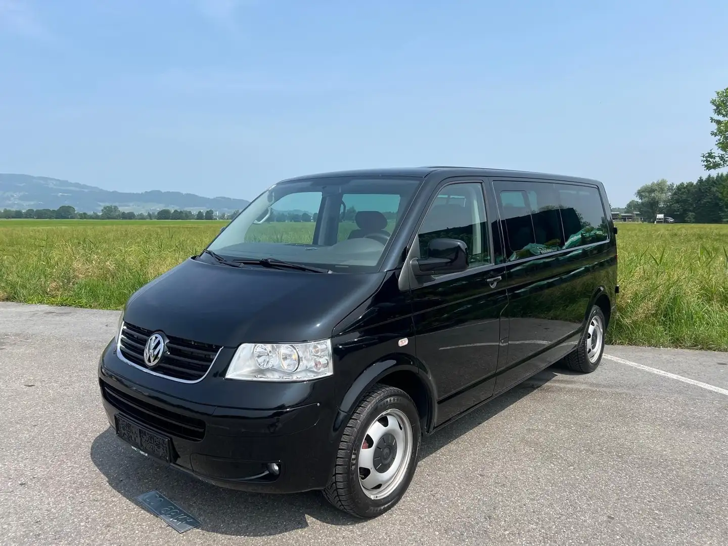 Volkswagen T5 Caravelle Lang DPF Trendline Schwarz - 1