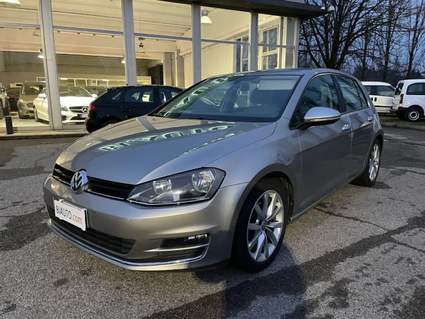 Volkswagen Golf 2.0 TDI Highline BlueMotion Technology Silber - 2