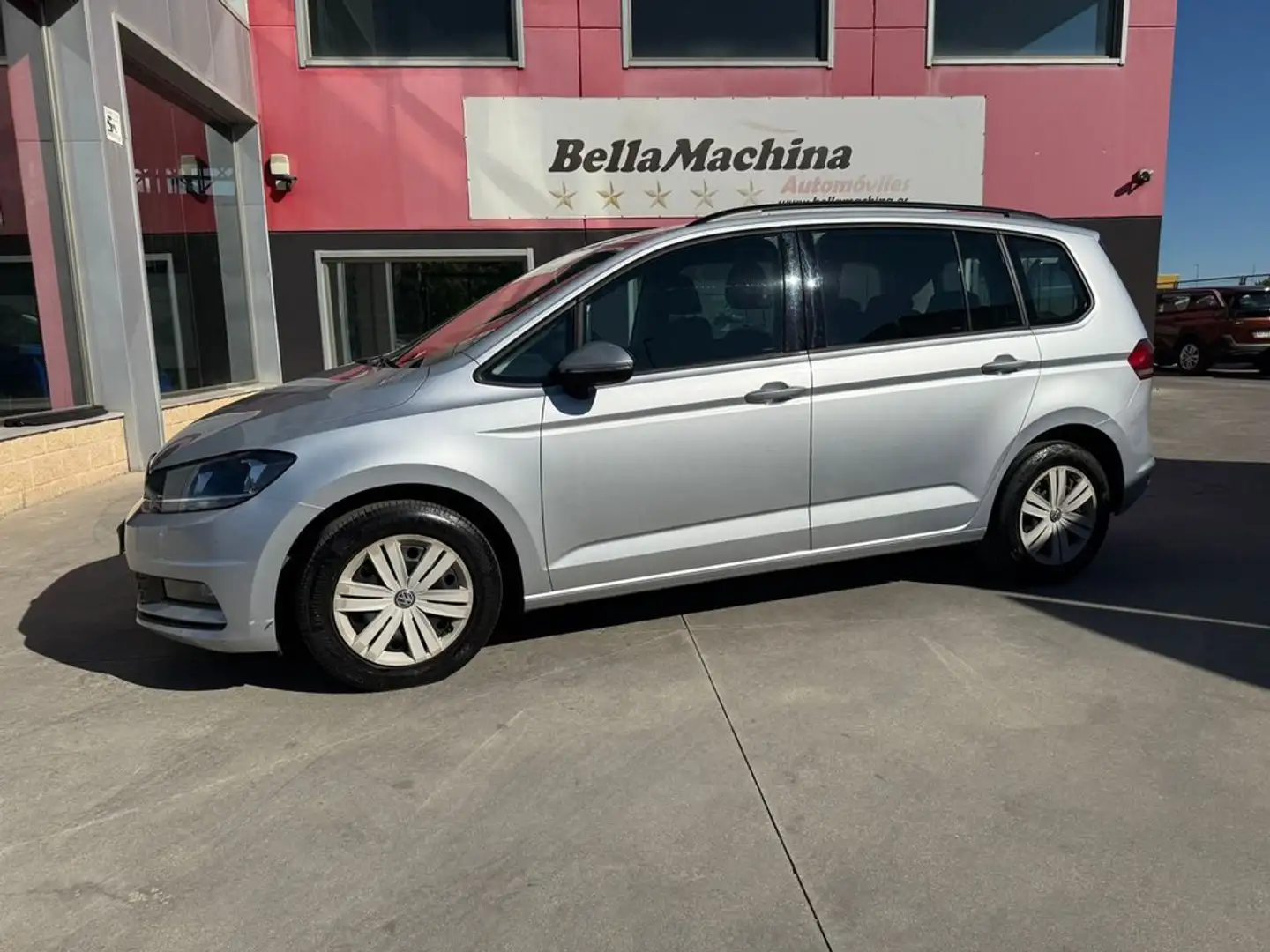 Volkswagen Touran 1.6TDI Business 85kW RAC Gris - 2