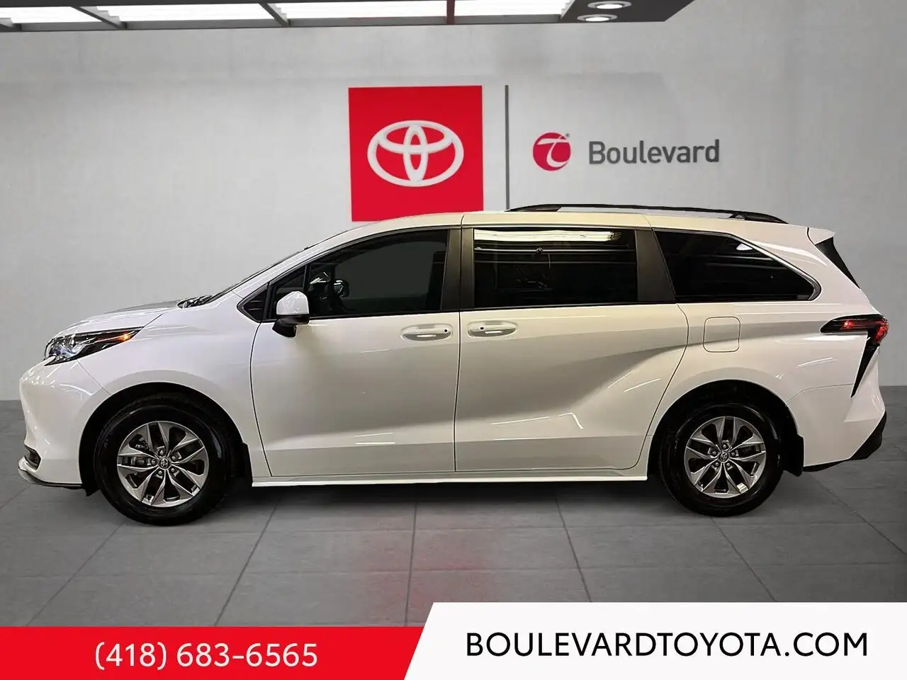 Toyota Sienna снимка Toyota Sienna