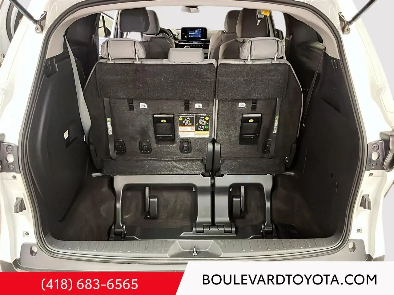 Toyota Sienna снимка Toyota Sienna