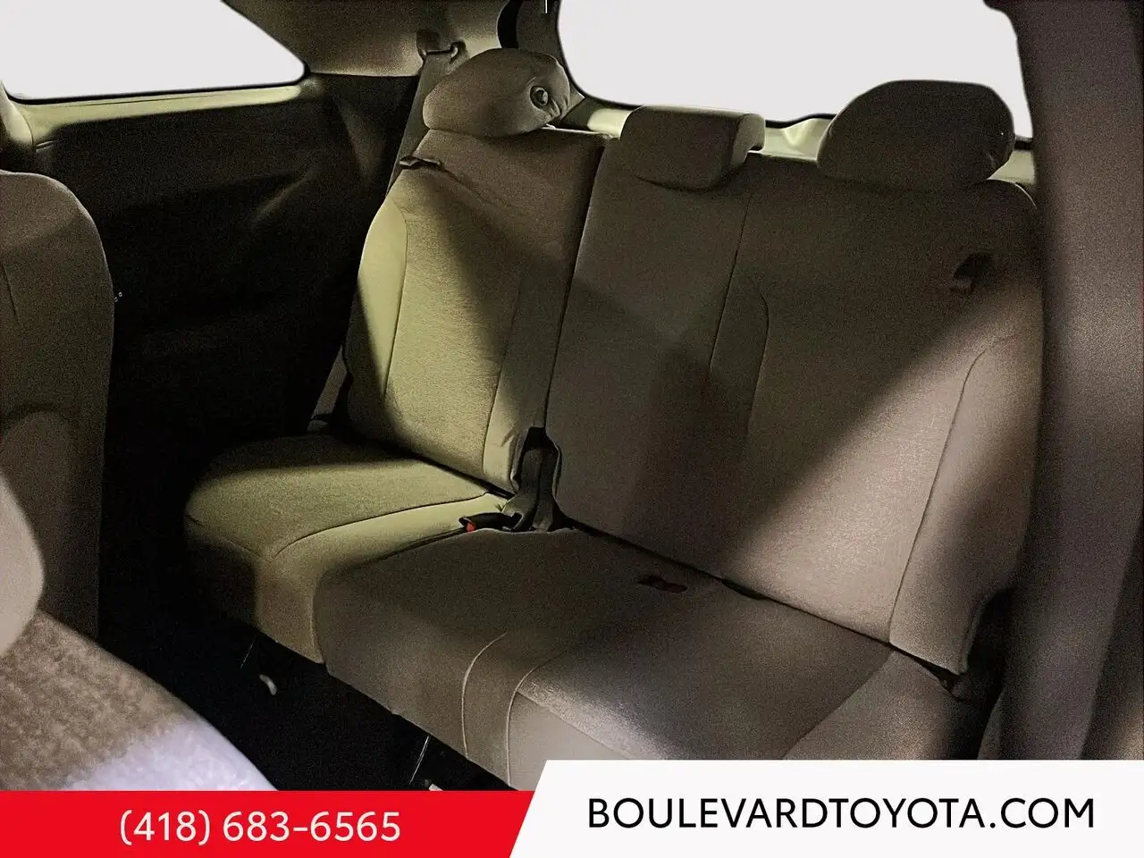 Toyota Sienna снимка Toyota Sienna