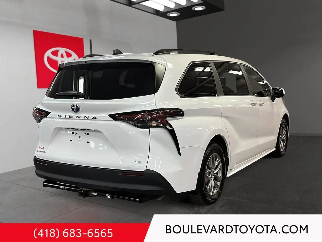 Toyota Sienna снимка Toyota Sienna