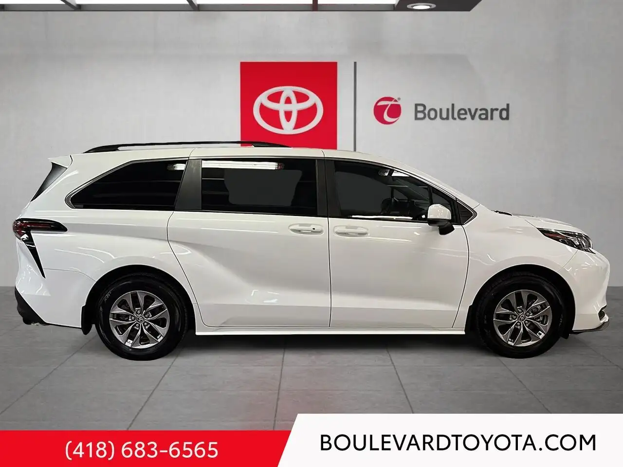 Toyota Sienna снимка Toyota Sienna