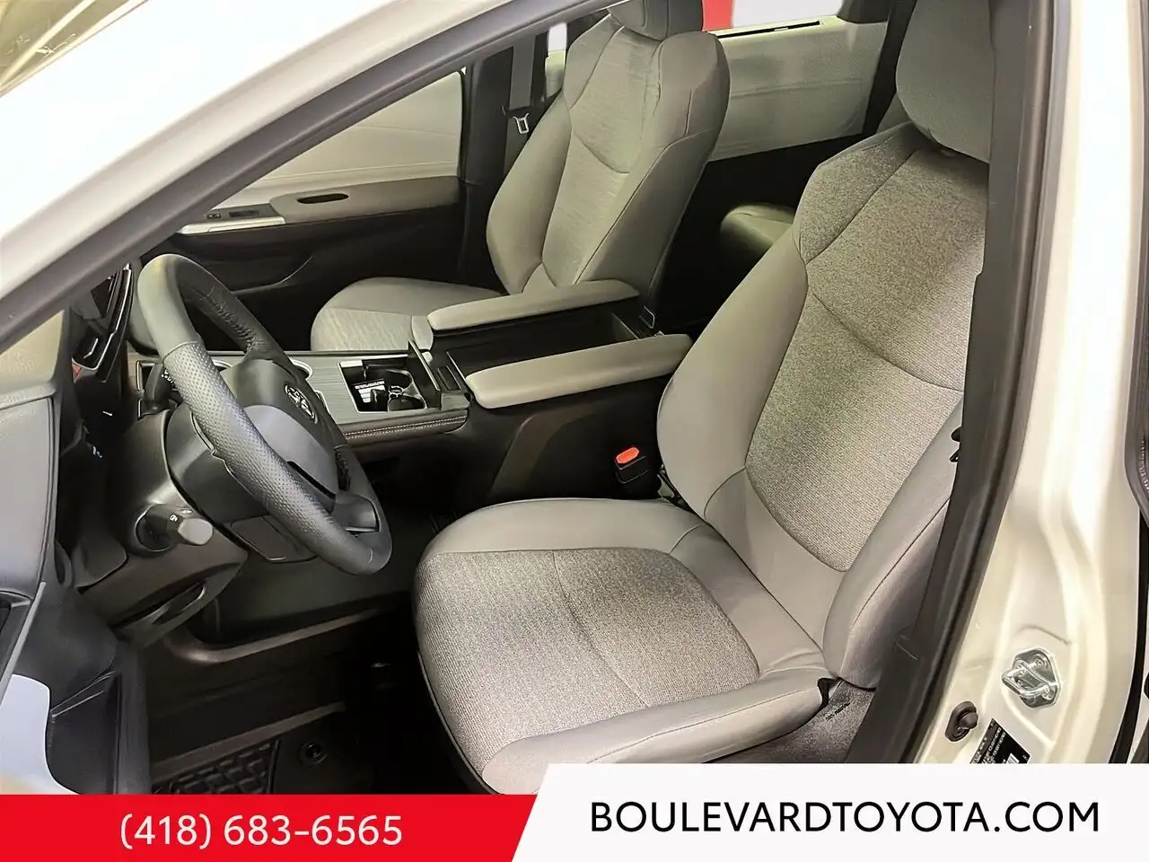 Toyota Sienna снимка Toyota Sienna