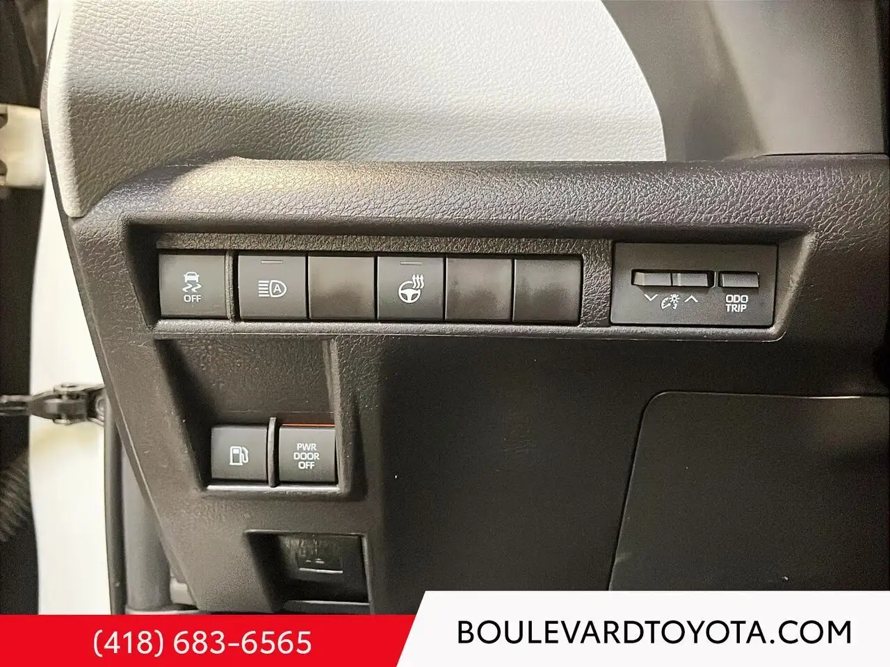 Toyota Sienna снимка Toyota Sienna