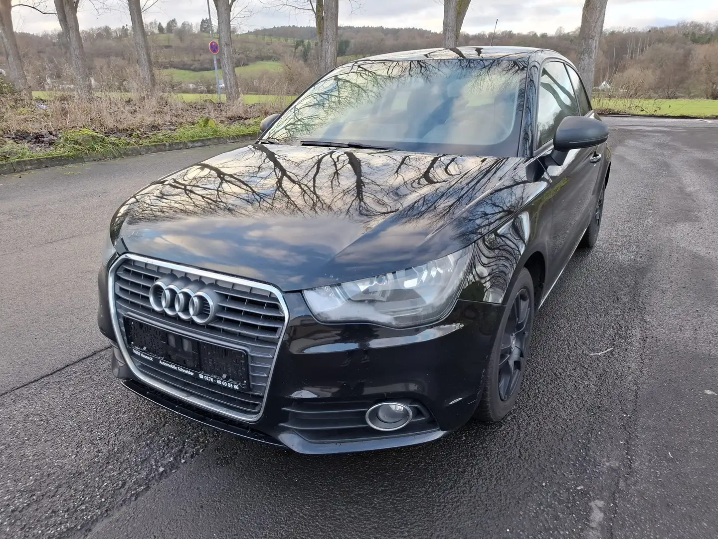 Audi A1 1.6 TDI attraction TÜV 12/2026 Schwarz - 1