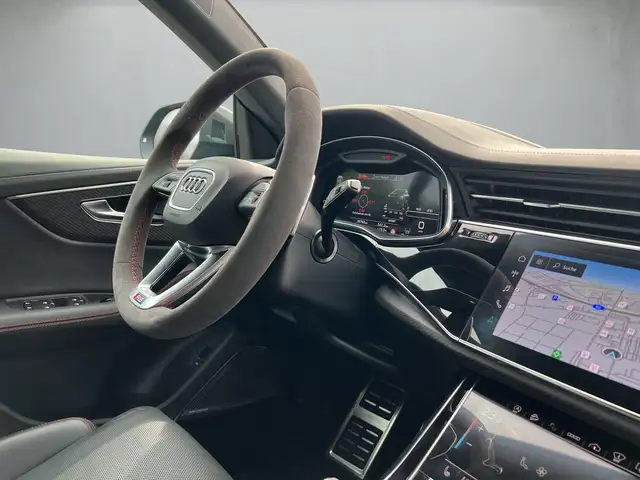 Audi RS Q8 view 7