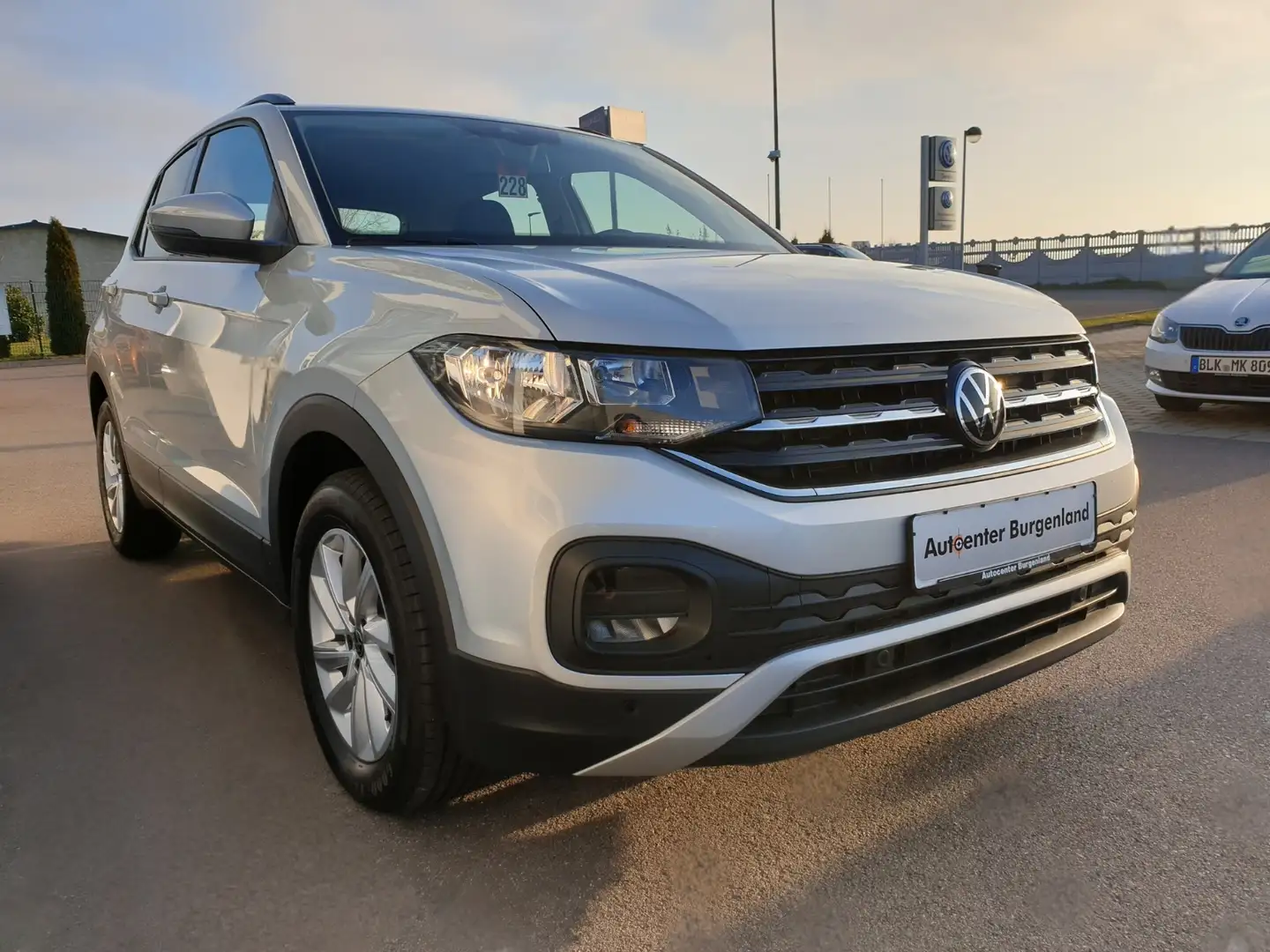 Volkswagen T-Cross 1.5 TSI Life DSG KLIMA+DAB+PDC+SHZ Argento - 2