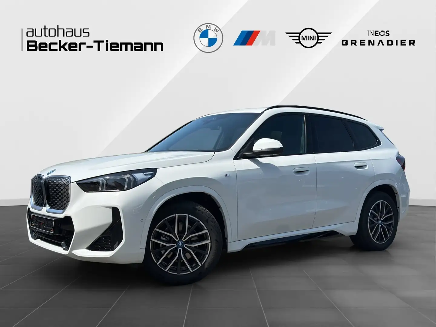 BMW iX1 eDrive20 M Sportpaket - UPE 60.790,00 € #exclusive Weiß - 1