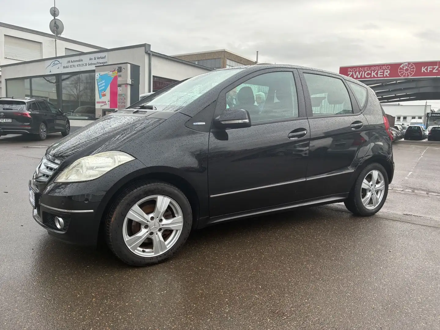 Mercedes-Benz A 180 Avantgarde Schwarz - 1