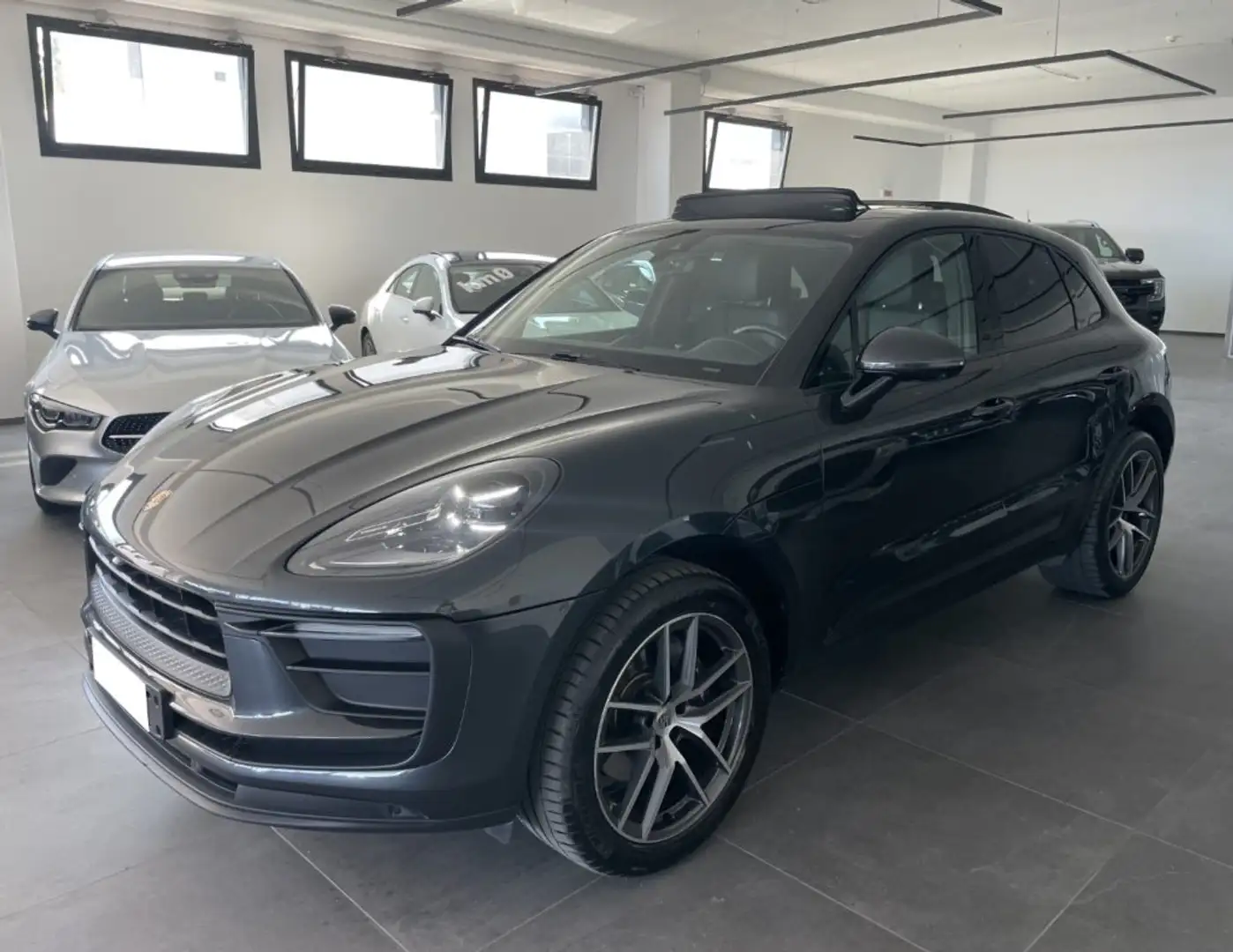 Porsche Macan 2.0 PDK 265 CV Tetto Grigio - 2