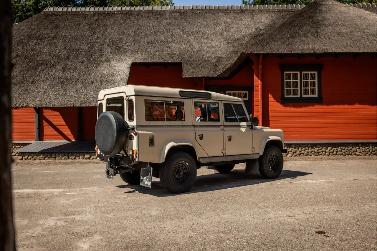 Land Rover Defender 110 Station Wagon V8 Originele staat., foto 3